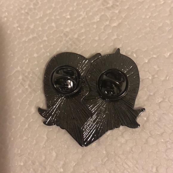 Best Buds Brooches ๐งโโ๏ธ๐งโโ๏ธ - Picture 5 of 6